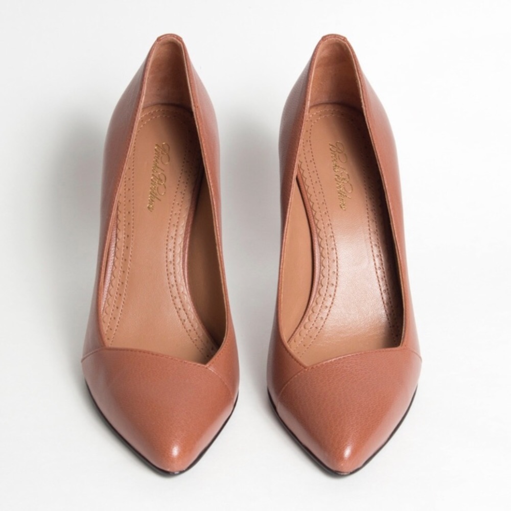 Brooks Brothers cognac pumps size 6